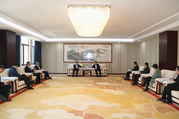 中國工商銀行江西省分行副行長何虎一行到集團(tuán)走訪交流